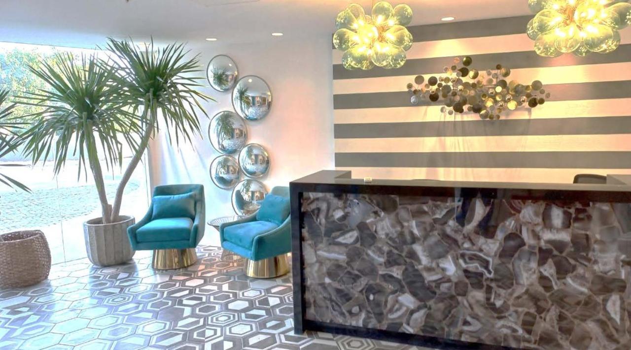 Acellyne'S Suites At The Residences At Commonwealth By Century Ciudad Quezon Exterior foto