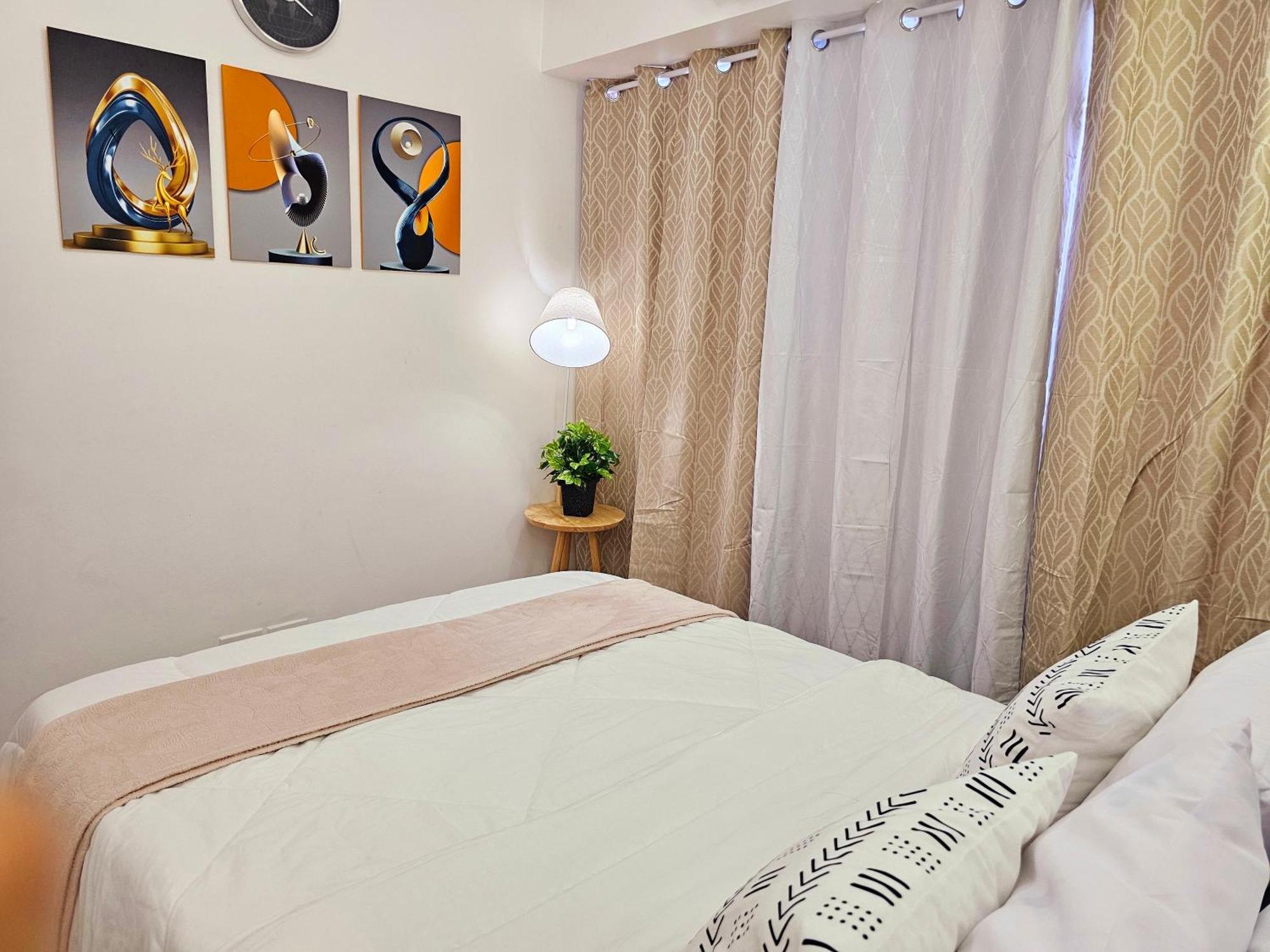 Acellyne'S Suites At The Residences At Commonwealth By Century Ciudad Quezon Exterior foto